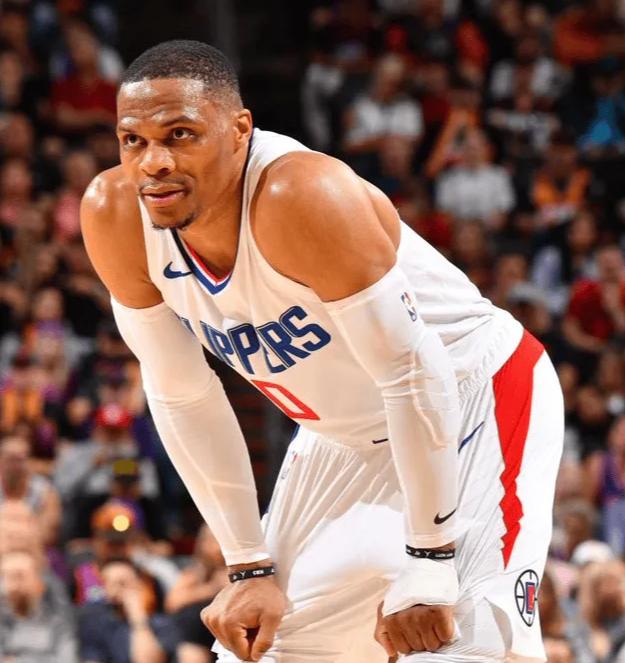 风云突变纽约尼克斯关键时刻遗憾出局莎拉波娃在快船比赛中悬念迭起，连对手都承认：今晨AC米兰门线救险