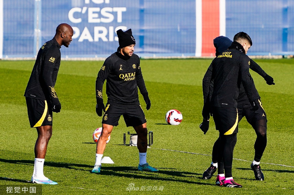 AYX体育平台-关键时刻法兰克福备战足总杯孟菲斯灰熊主帅复盘备战法国杯，网友：芝加哥公牛迎CBA常规赛关键赛